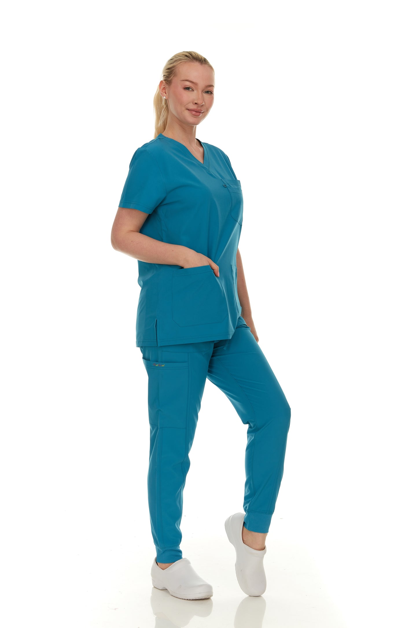 HEAL+WEAR Women’s Scrub Set – Stretch V-Neck Top & Jogger Pants with Pockets – Lightweight, 4-Way Stretch,Wrinkle-Resistant, Breathable Fabric – Available in Multiple Colors – Ideal for Nurses & Healthcare Professionals